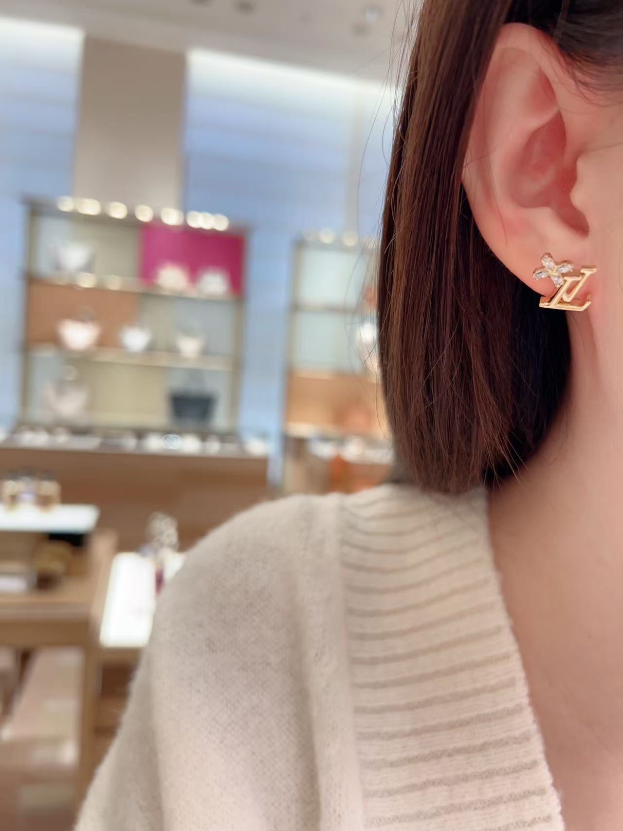 【関税負担なし・送料無料・代引可】ヴィトン ピアス 未使用 箱付き