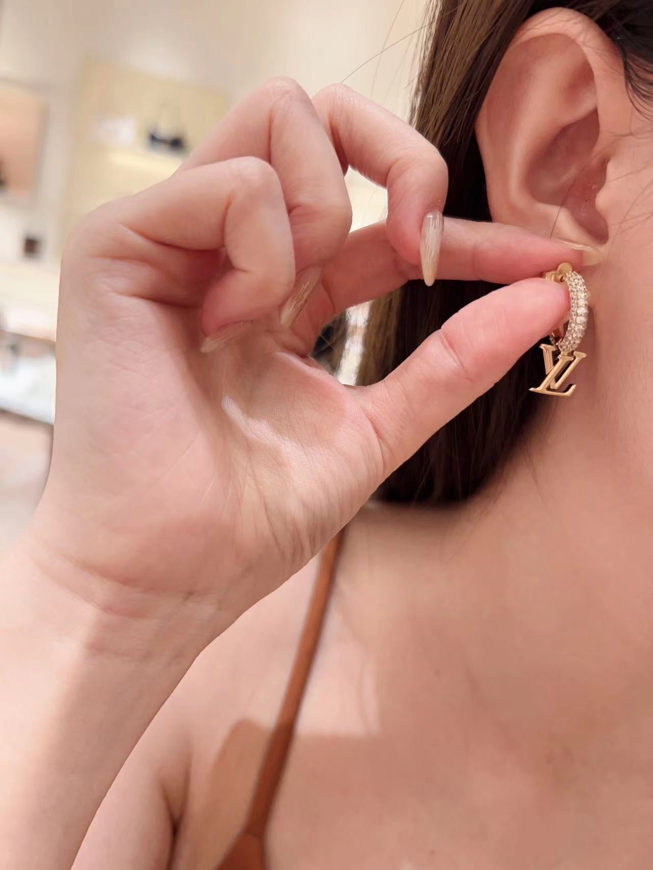 【関税負担なし・送料無料・代引可】ヴィトン ピアス 未使用 箱付き