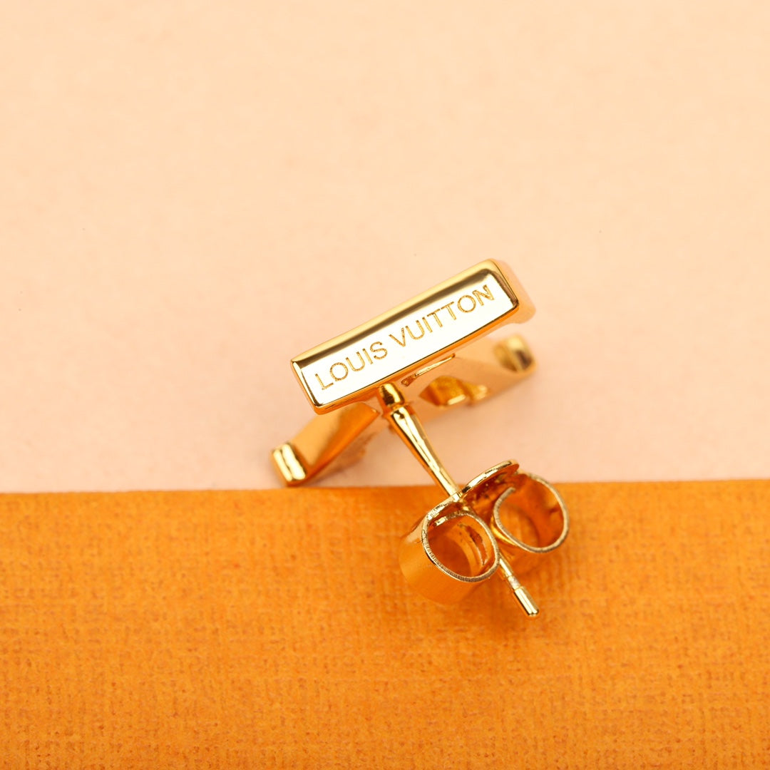 【関税負担なし・送料無料・代引可】ヴィトン ピアス 未使用 箱付き