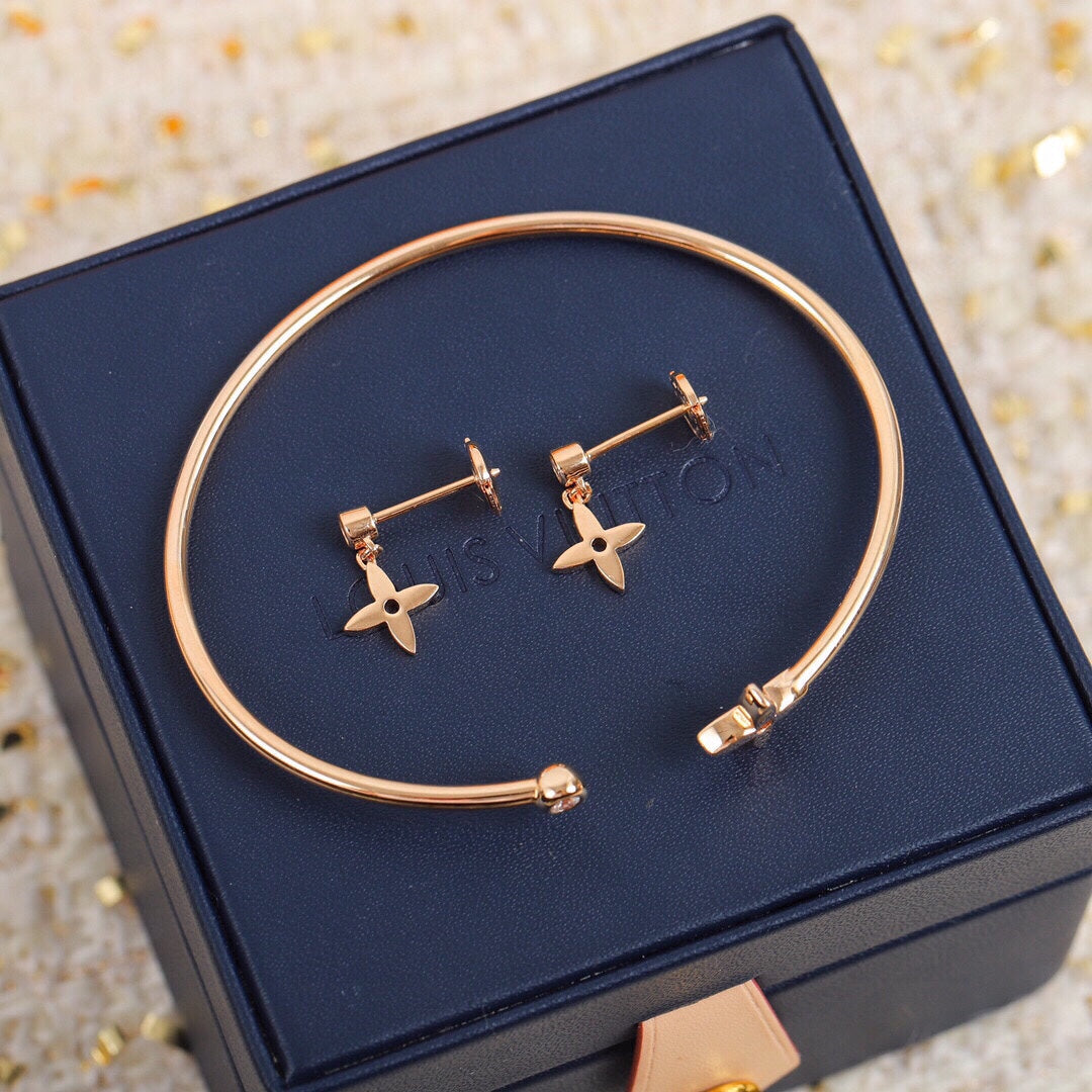 【関税負担なし・送料無料・代引可】ヴィトン バングル 未使用 箱付き