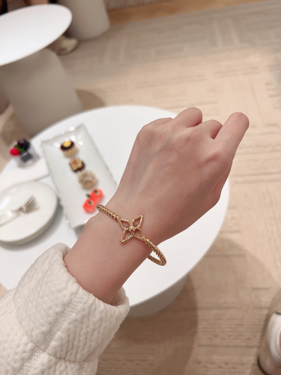 【関税負担なし・送料無料・代引可】ヴィトン バングル 未使用 箱付き