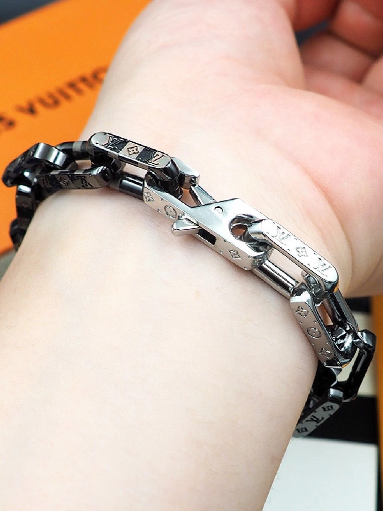 【関税負担なし・送料無料・代引可】ヴィトン ブレスレット 未使用 箱付き