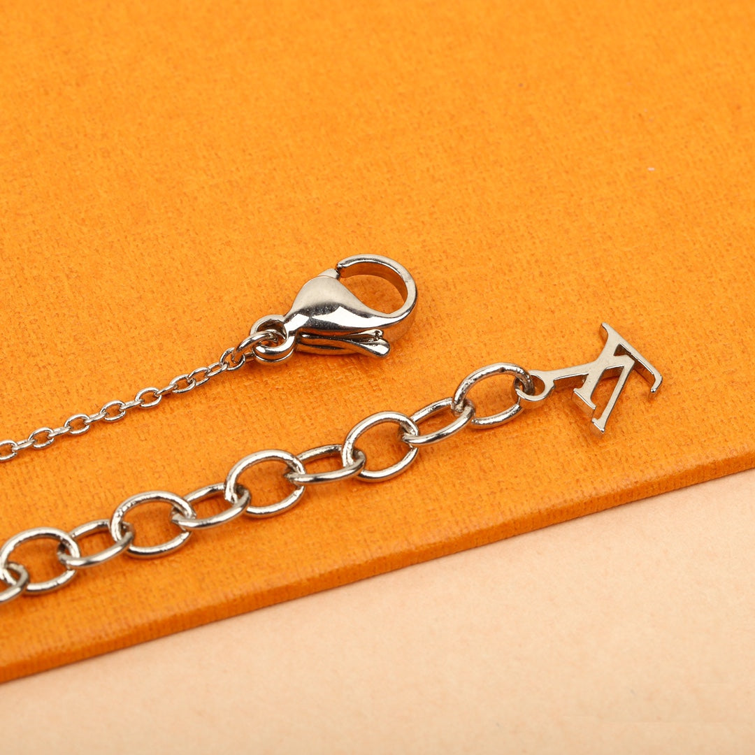 【関税負担なし・送料無料・代引可】【売れ筋】ヴィトン ネックレス 未使用 箱付き