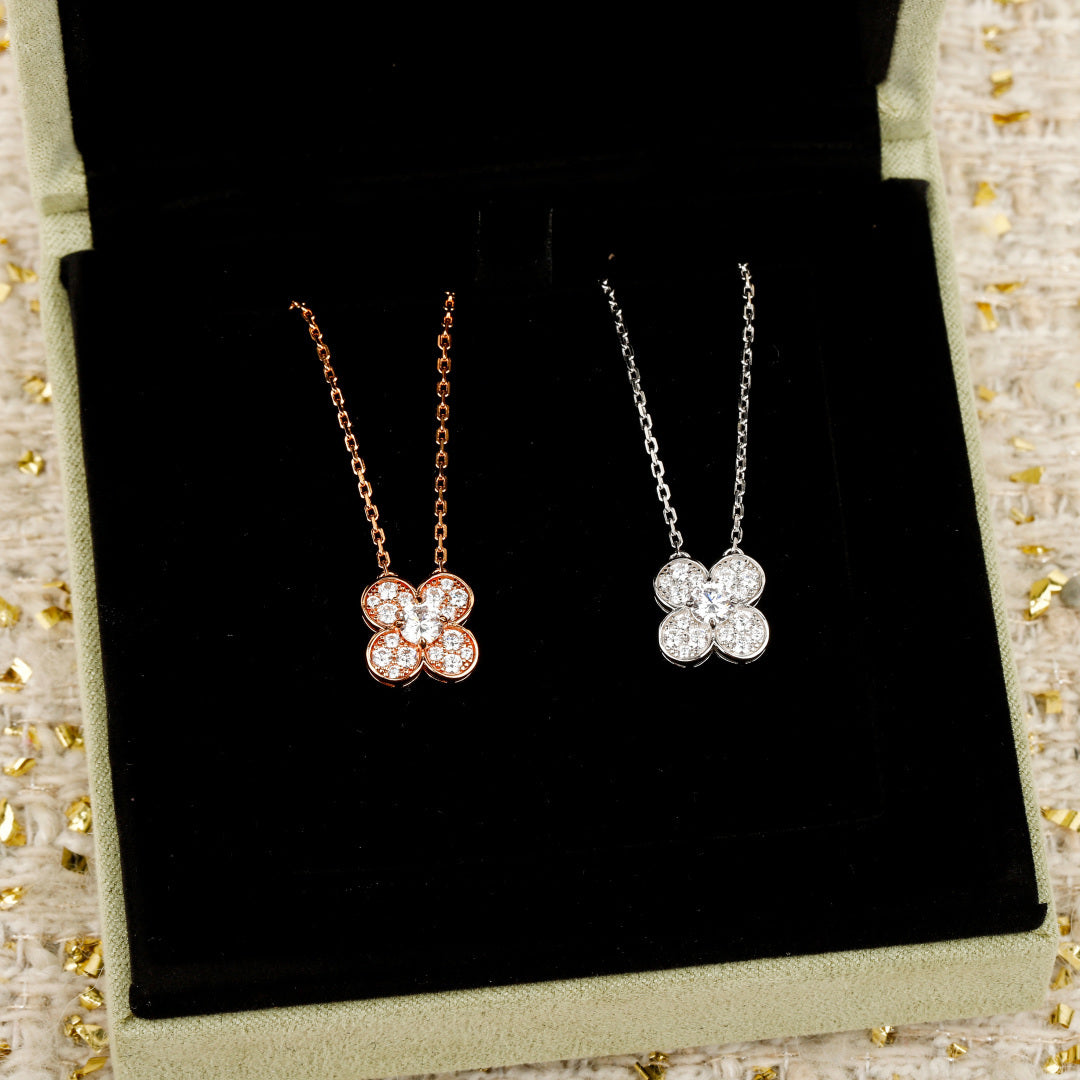 【関税負担なし・送料無料・代引可】ヴァンクリーフ&アーペル ネックレス 未使用 箱付き