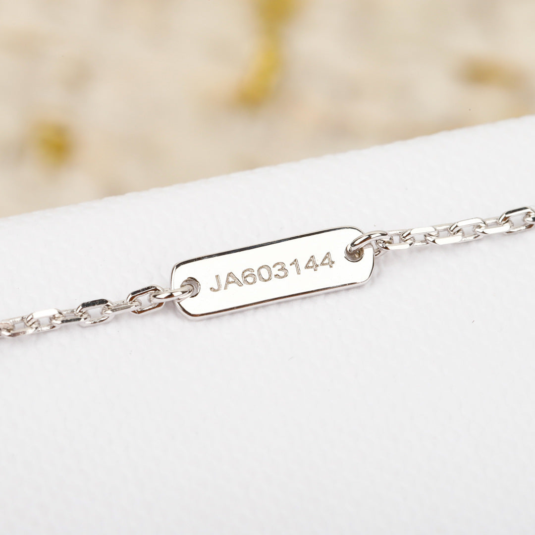 【関税負担なし・送料無料・代引可】ヴァンクリーフ&アーペル ネックレス 未使用 箱付き