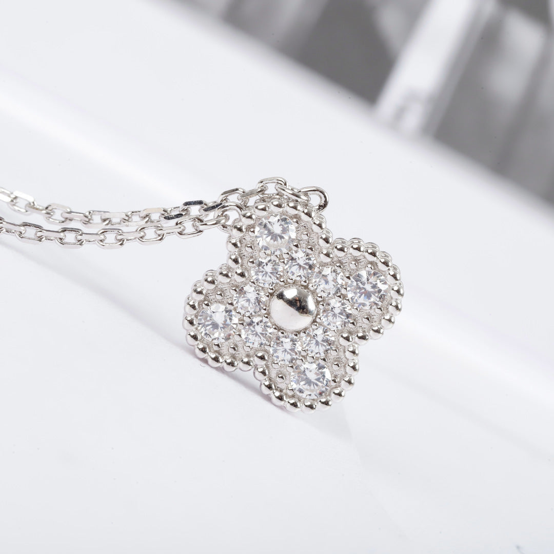 【関税負担なし・送料無料・代引可】ヴァンクリーフ&アーペル ネックレス 未使用 箱付き