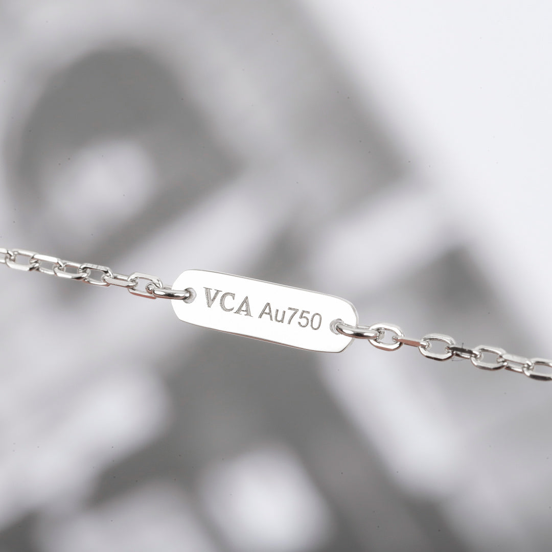 【関税負担なし・送料無料・代引可】ヴァンクリーフ&アーペル ネックレス 未使用 箱付き