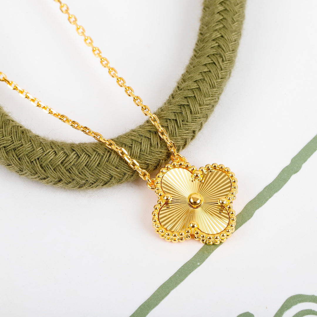 【関税負担なし・送料無料・代引可】ヴァンクリーフ&アーペル ネックレス 未使用 箱付き