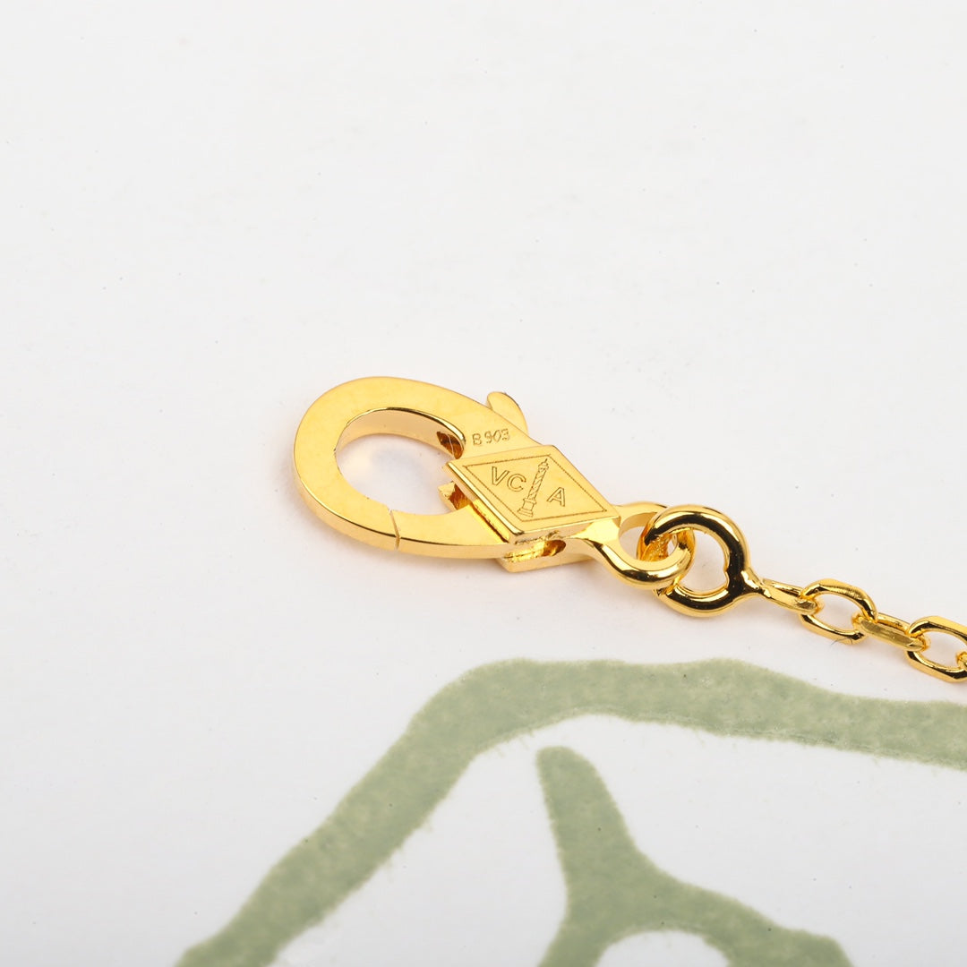 【関税負担なし・送料無料・代引可】ヴァンクリーフ&アーペル ネックレス 未使用 箱付き