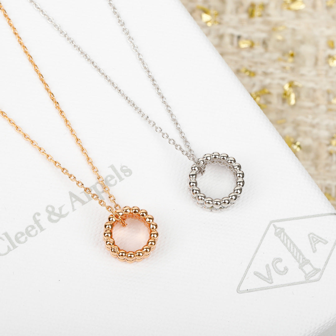 【関税負担なし・送料無料・代引可】ヴァンクリーフ&アーペル ネックレス 未使用 箱付き