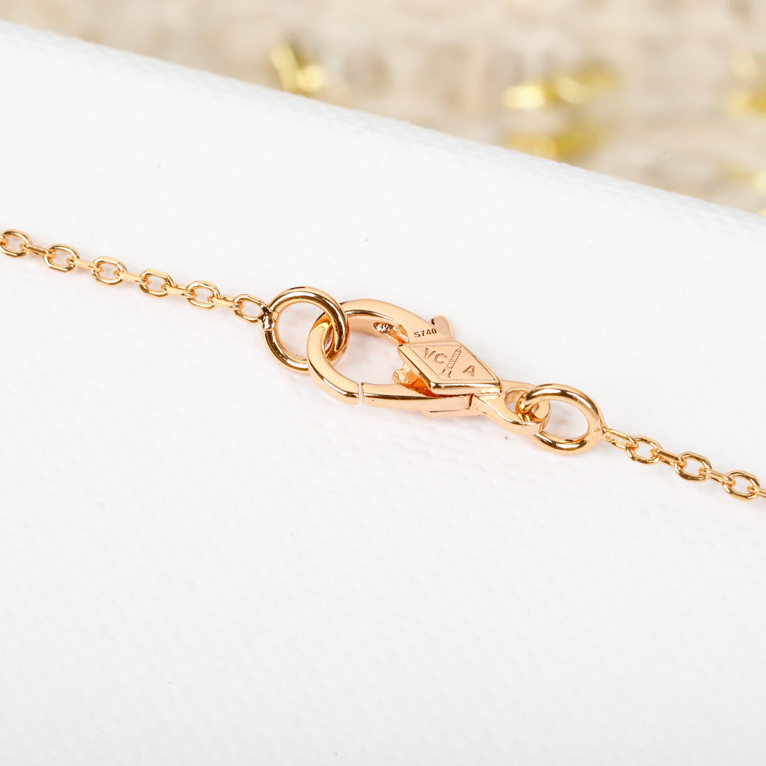 【関税負担なし・送料無料・代引可】ヴァンクリーフ&アーペル ネックレス 未使用 箱付き