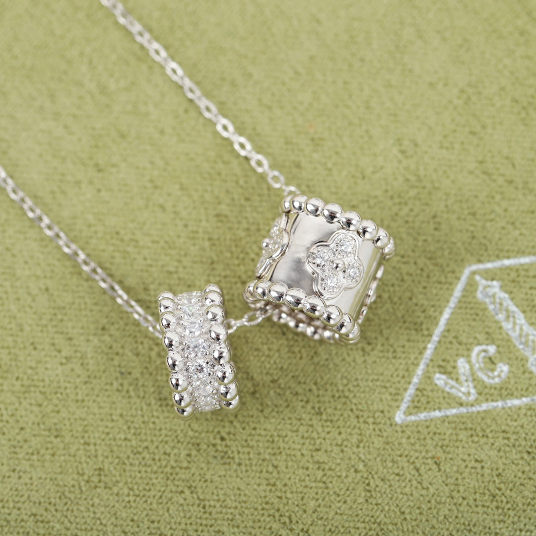 【関税負担なし・送料無料・代引可】ヴァンクリーフ&アーペル ネックレス 未使用 箱付き