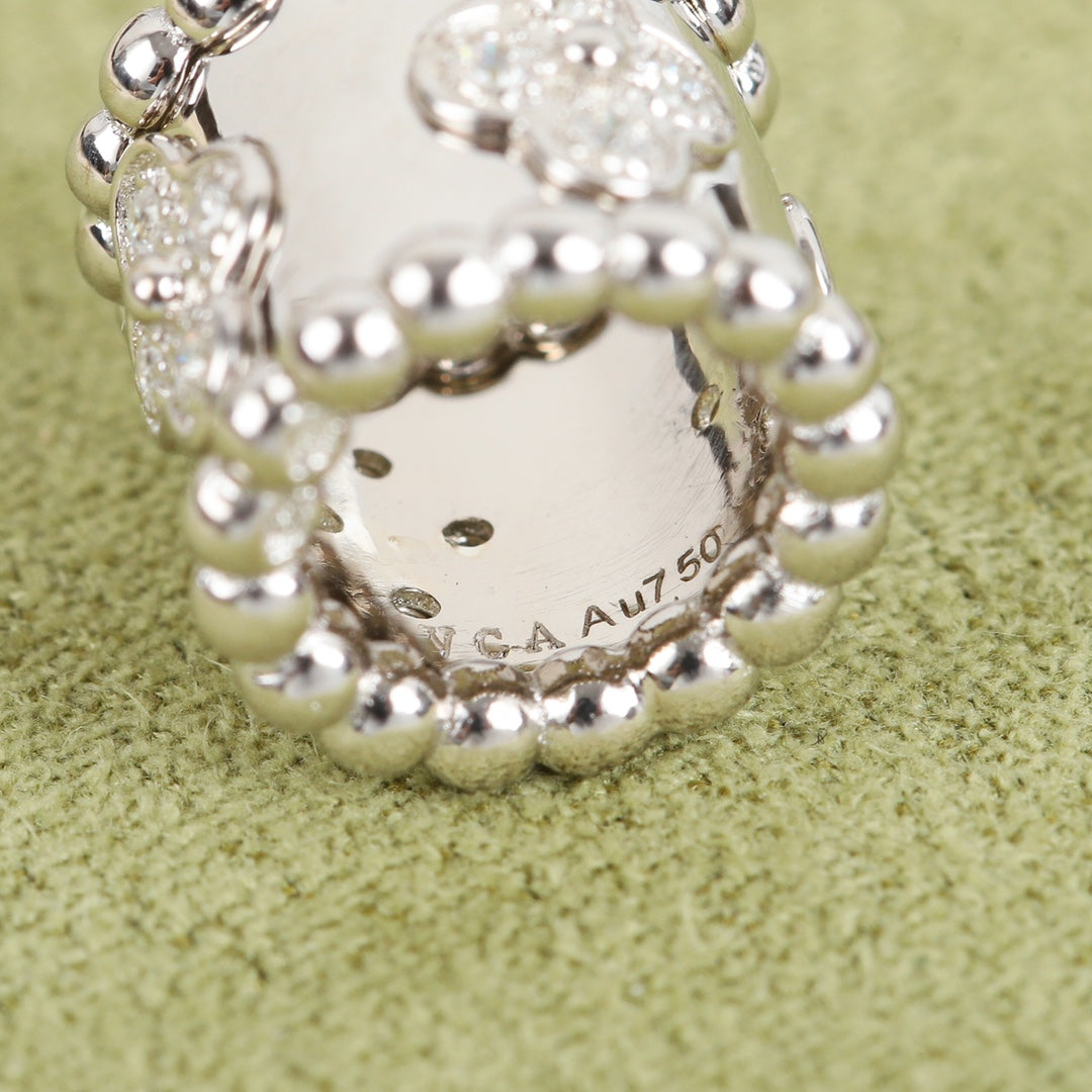 【関税負担なし・送料無料・代引可】ヴァンクリーフ&アーペル ネックレス 未使用 箱付き