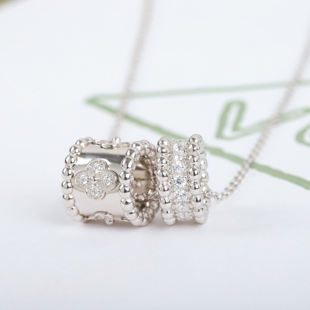 【関税負担なし・送料無料・代引可】ヴァンクリーフ&アーペル ネックレス 未使用 箱付き