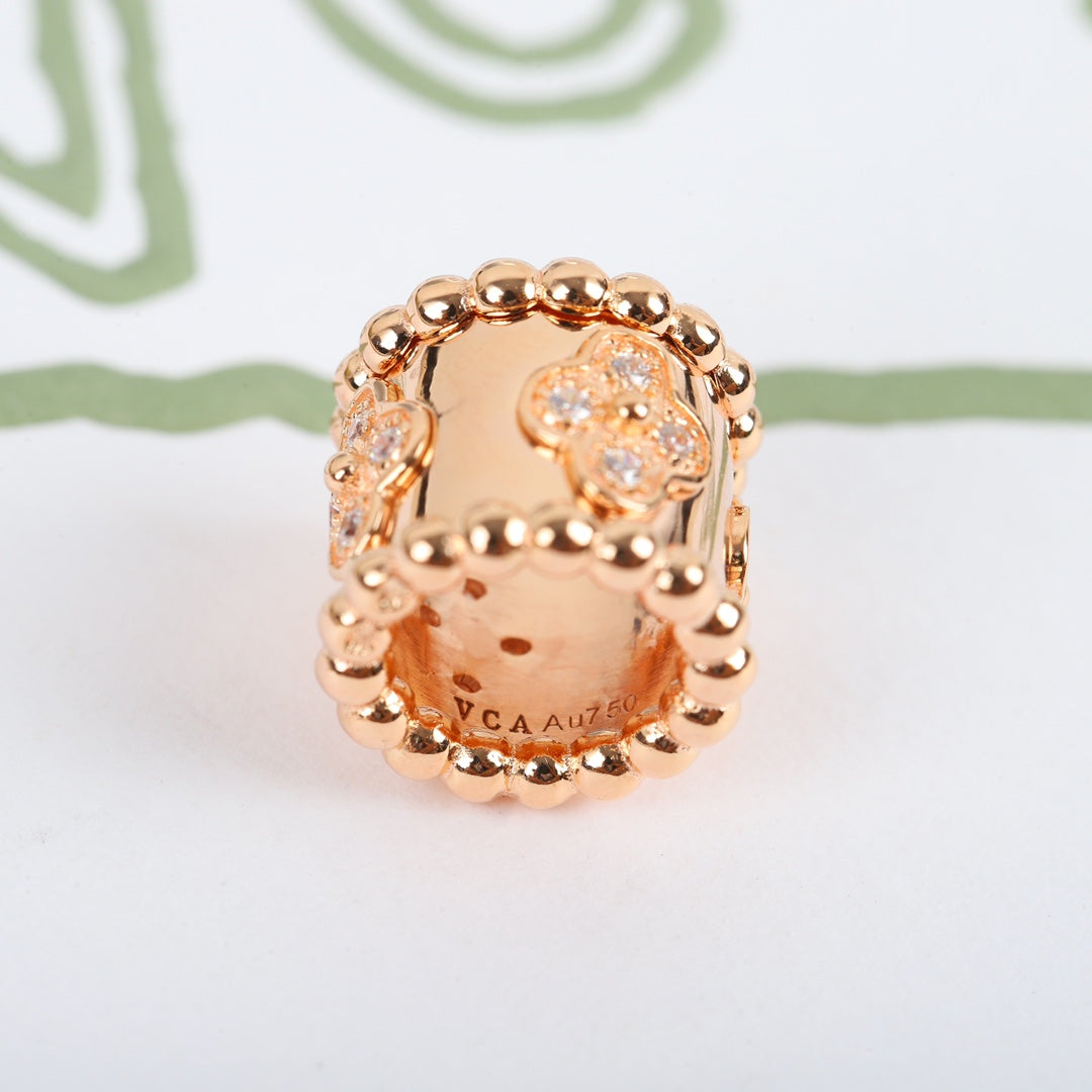 【関税負担なし・送料無料・代引可】ヴァンクリーフ&アーペル ネックレス 未使用 箱付き