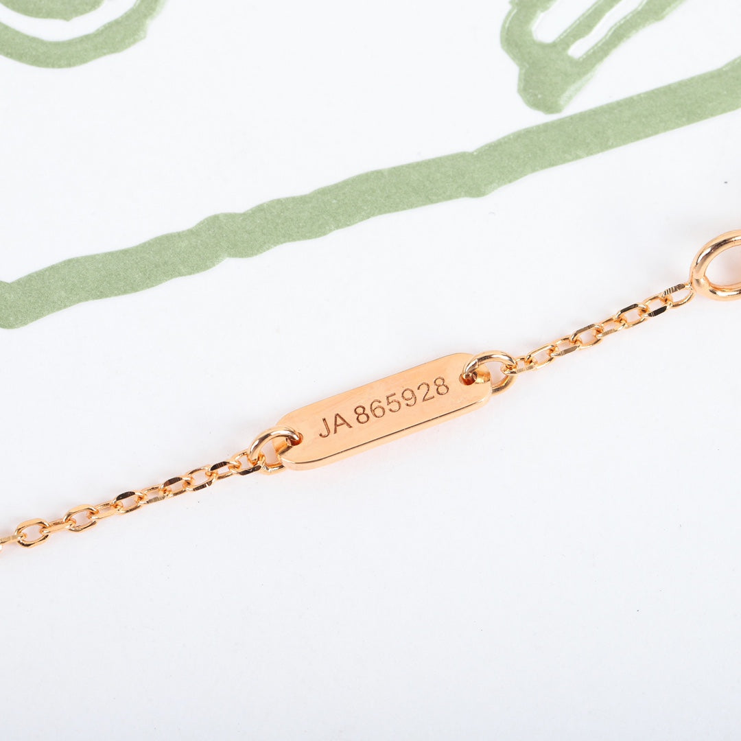 【関税負担なし・送料無料・代引可】ヴァンクリーフ&アーペル ネックレス 未使用 箱付き