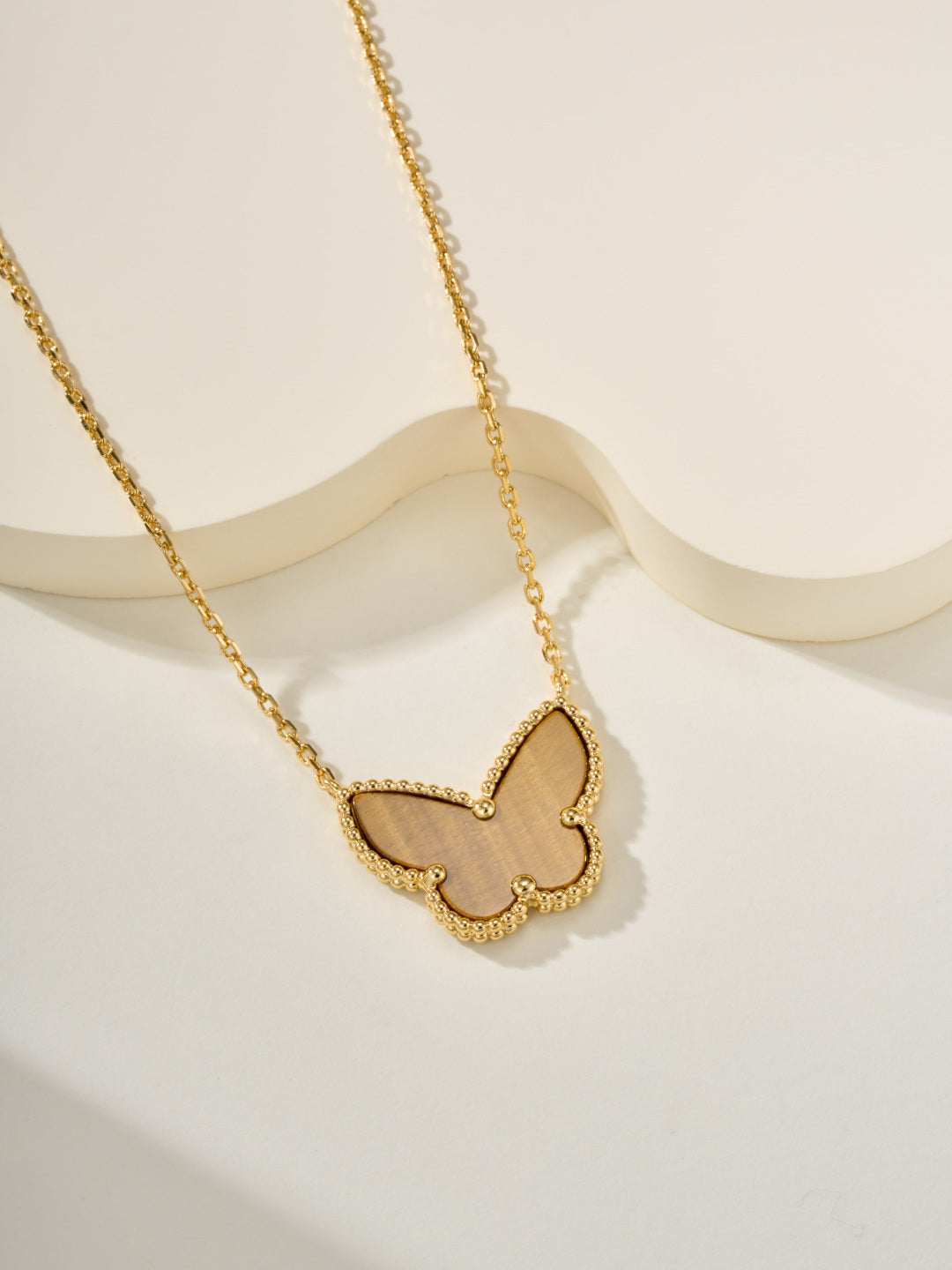 【関税負担なし・送料無料・代引可】ヴァンクリーフ&アーペル ネックレス 未使用 箱付き