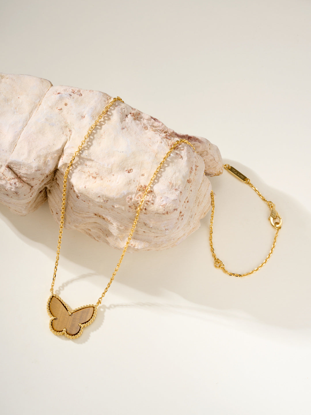 【関税負担なし・送料無料・代引可】ヴァンクリーフ&アーペル ネックレス 未使用 箱付き