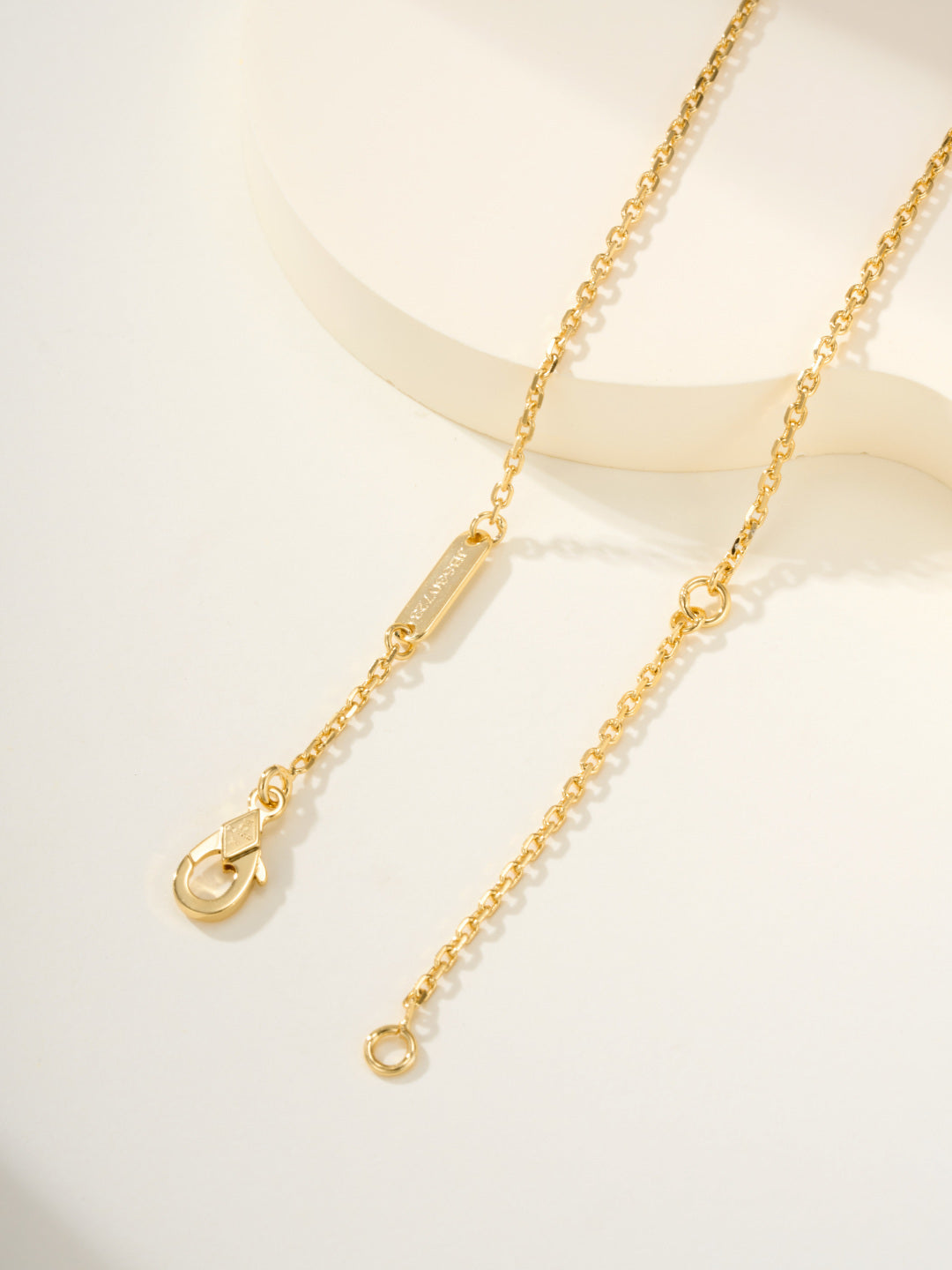 【関税負担なし・送料無料・代引可】ヴァンクリーフ&アーペル ネックレス 未使用 箱付き