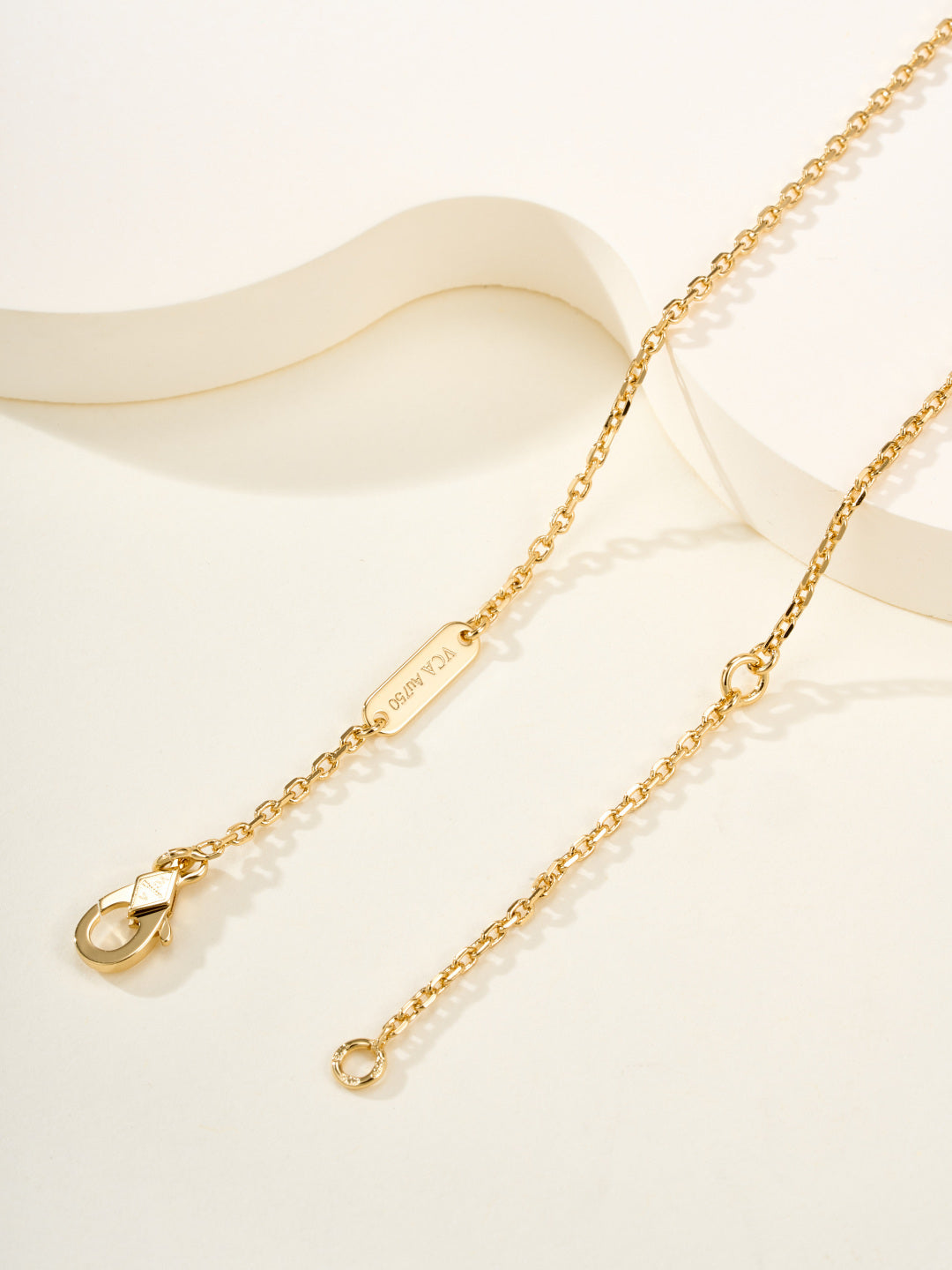 【関税負担なし・送料無料・代引可】ヴァンクリーフ&アーペル ネックレス 未使用 箱付き