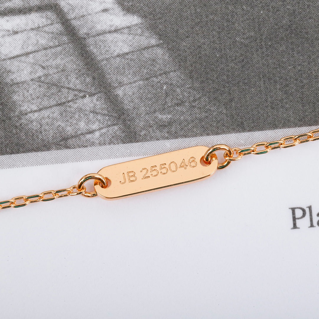 【関税負担なし・送料無料・代引可】ヴァンクリーフ&アーペル ネックレス 未使用 箱付き