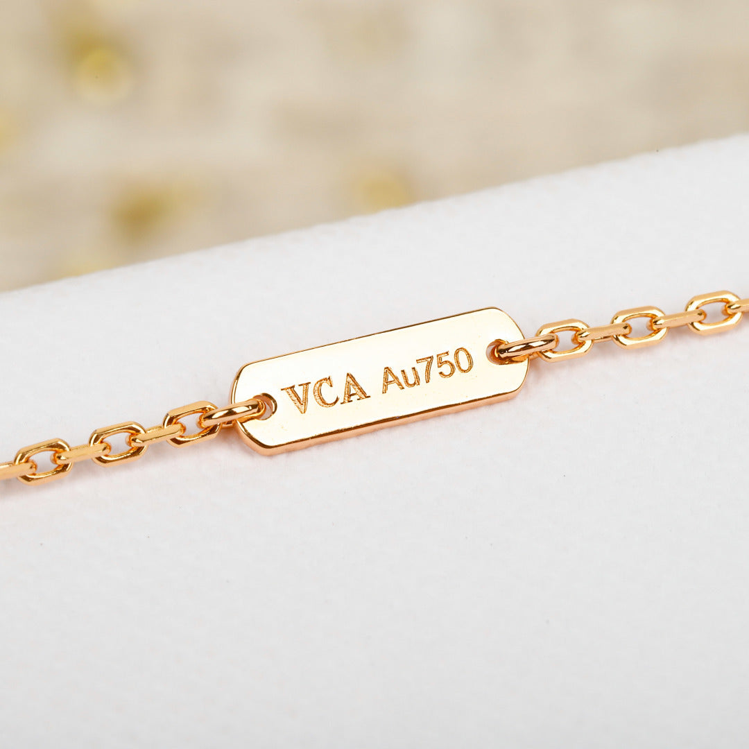 【関税負担なし・送料無料・代引可】ヴァンクリーフ&アーペル ネックレス 未使用 箱付き