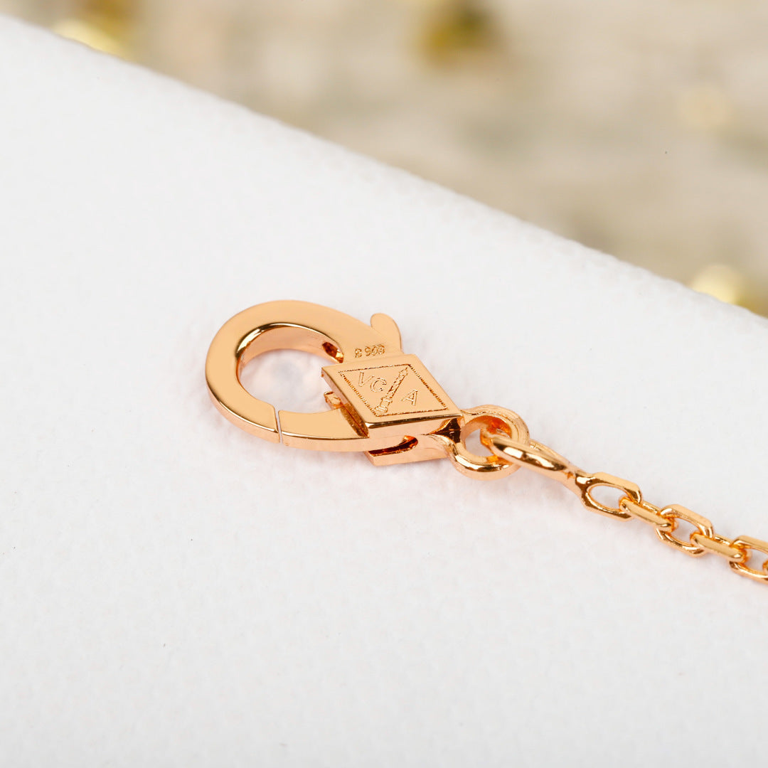 【関税負担なし・送料無料・代引可】ヴァンクリーフ&アーペル ネックレス 未使用 箱付き