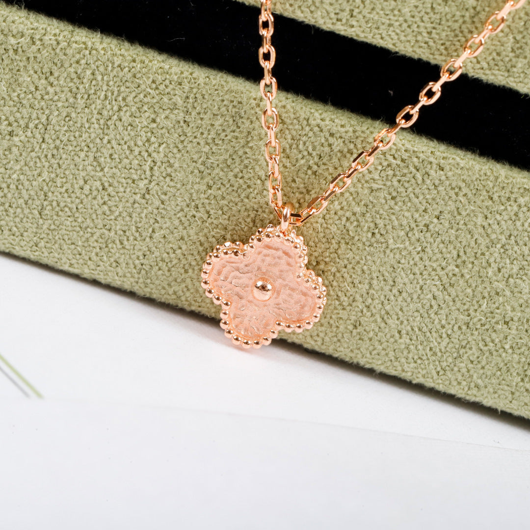 【関税負担なし・送料無料・代引可】ヴァンクリーフ&アーペル ネックレス 未使用 箱付き