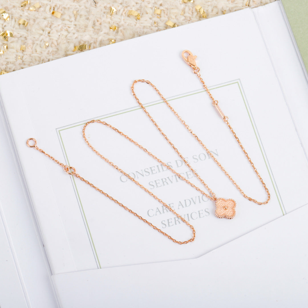 【関税負担なし・送料無料・代引可】ヴァンクリーフ&アーペル ネックレス 未使用 箱付き