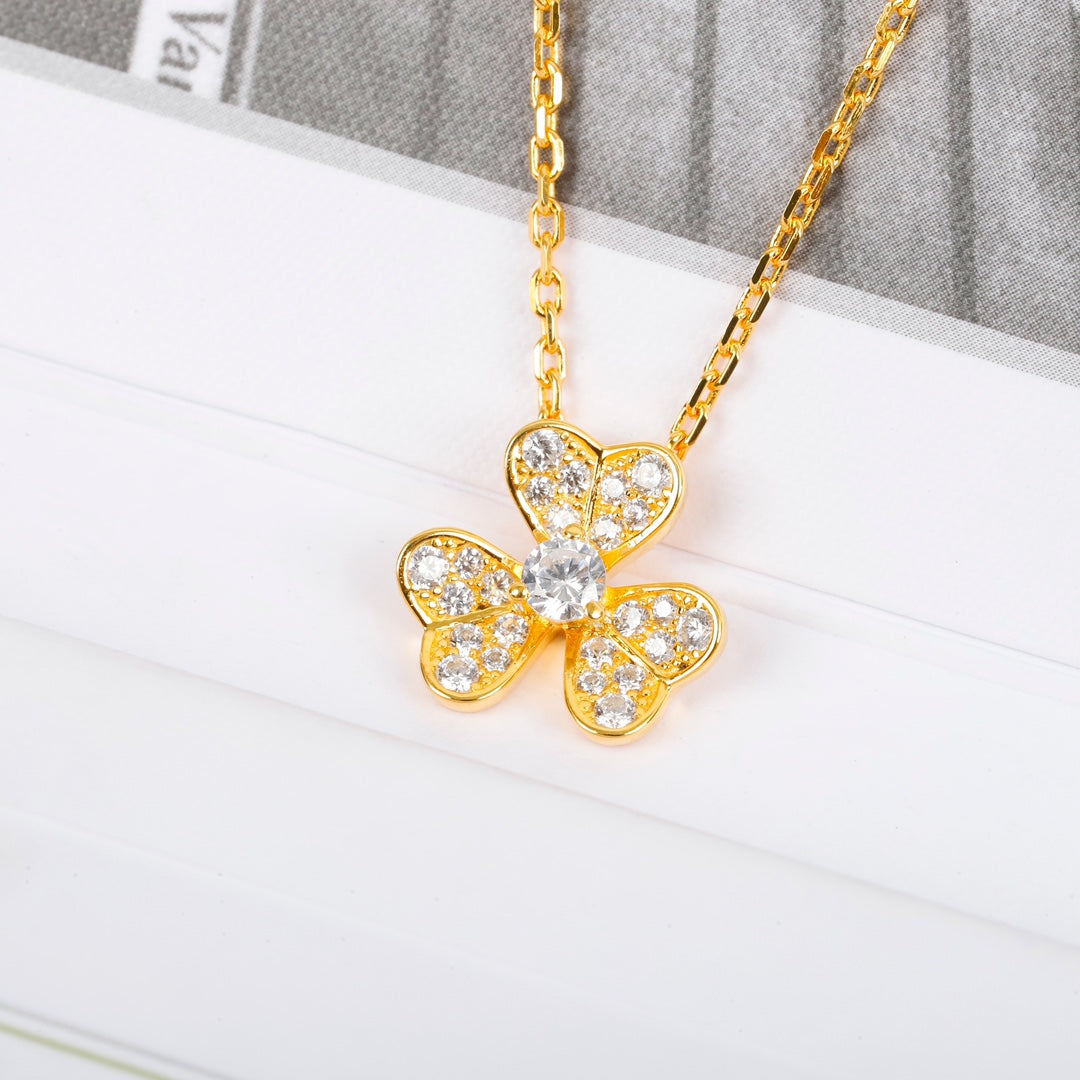 【関税負担なし・送料無料・代引可】ヴァンクリーフ&アーペル ネックレス 未使用 箱付き