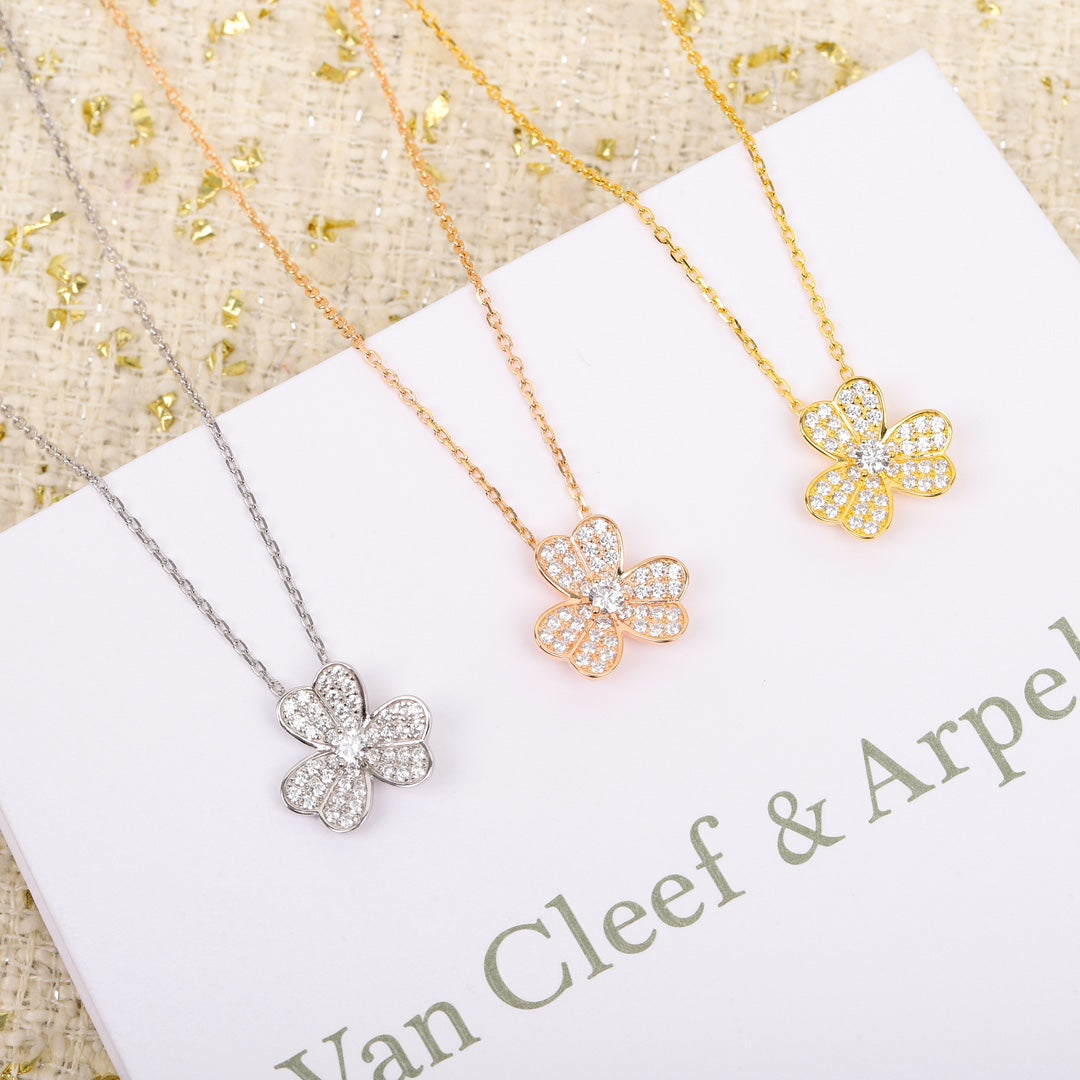 【関税負担なし・送料無料・代引可】ヴァンクリーフ&アーペル ネックレス 未使用 箱付き