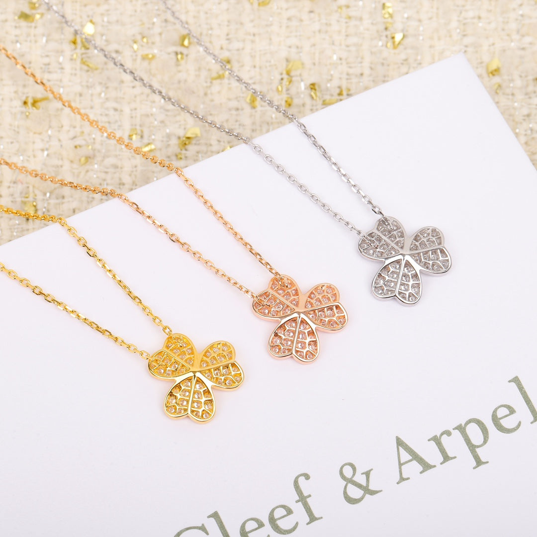 【関税負担なし・送料無料・代引可】ヴァンクリーフ&アーペル ネックレス 未使用 箱付き