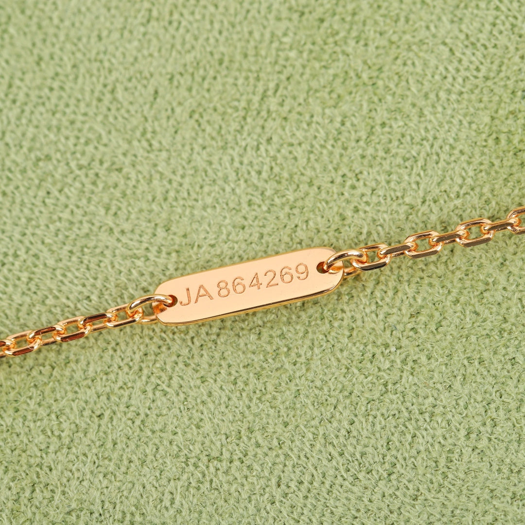 【関税負担なし・送料無料・代引可】ヴァンクリーフ&アーペル ネックレス 未使用 箱付き