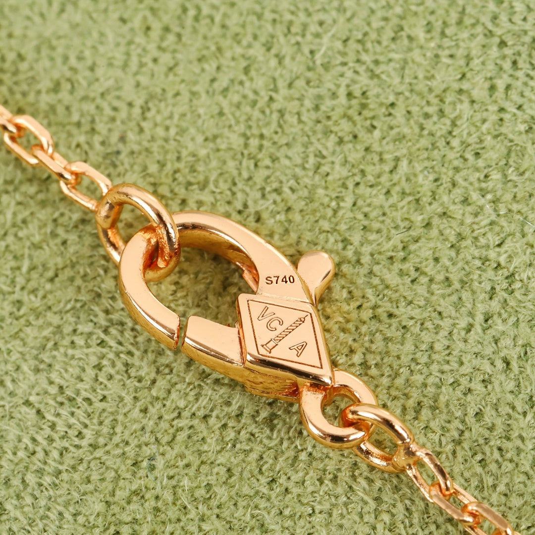 【関税負担なし・送料無料・代引可】ヴァンクリーフ&アーペル ネックレス 未使用 箱付き