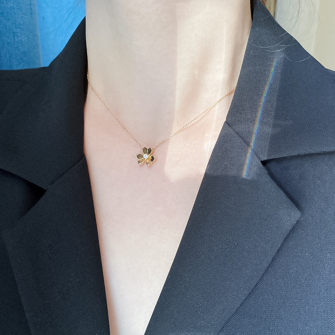 【関税負担なし・送料無料・代引可】ヴァンクリーフ&アーペル ネックレス 未使用 箱付き