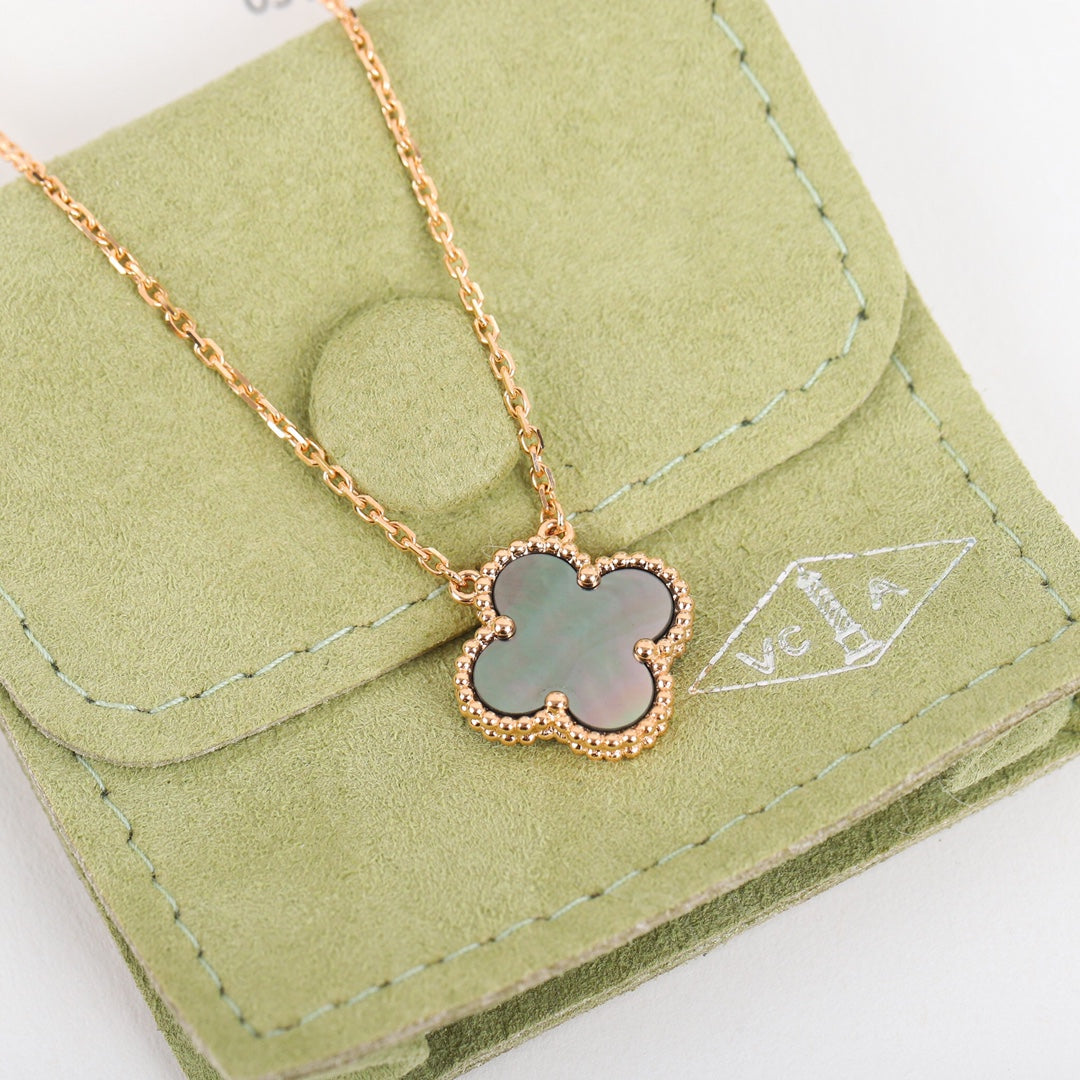 【関税負担なし・送料無料・代引可】ヴァンクリーフ&アーペル ネックレス 未使用 箱付き