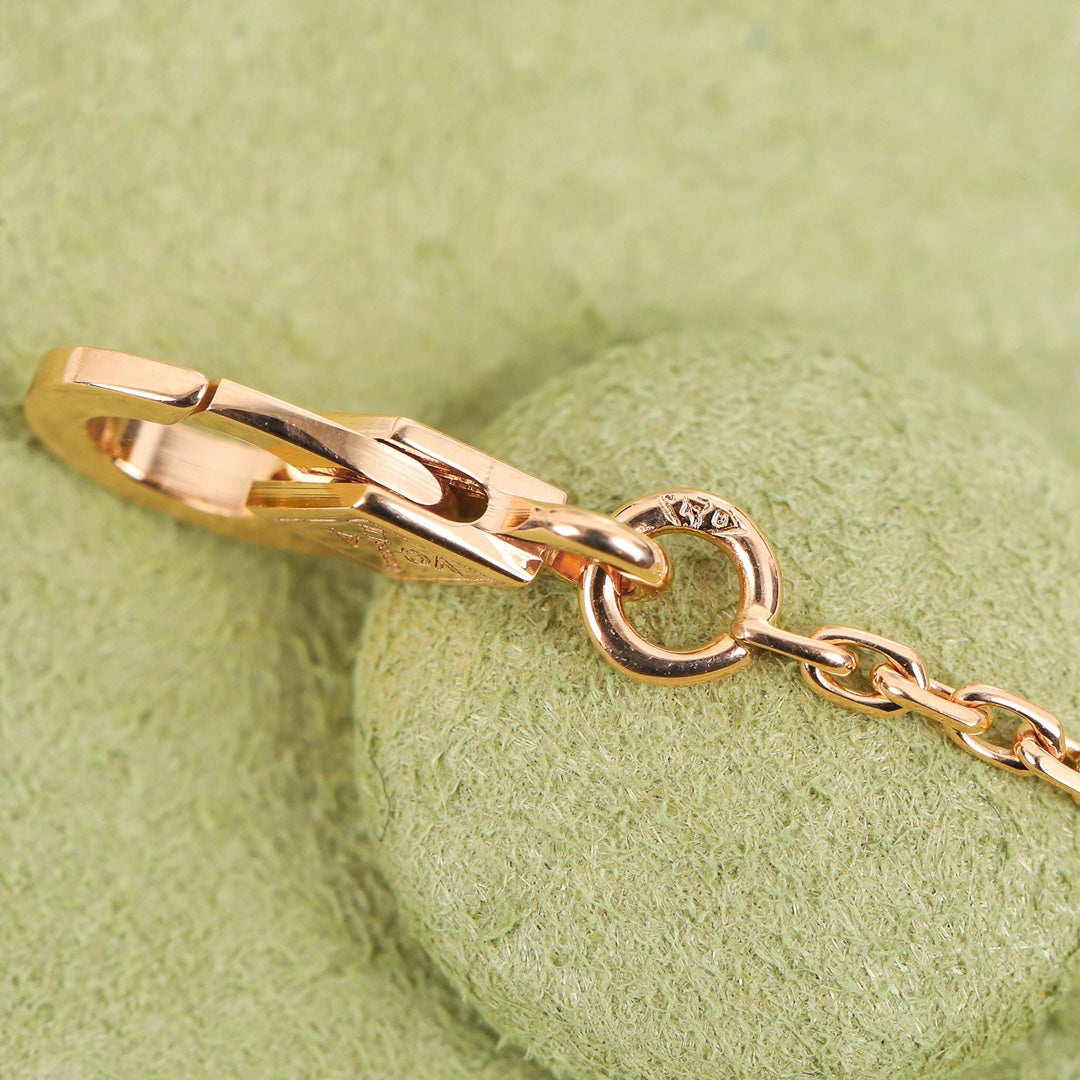 【関税負担なし・送料無料・代引可】ヴァンクリーフ&アーペル ネックレス 未使用 箱付き