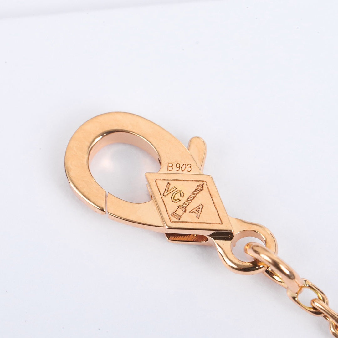 【関税負担なし・送料無料・代引可】ヴァンクリーフ&アーペル ネックレス 未使用 箱付き