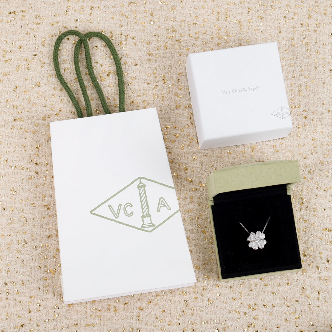 【関税負担なし・送料無料・代引可】ヴァンクリーフ&アーペル ネックレス 未使用 箱付き