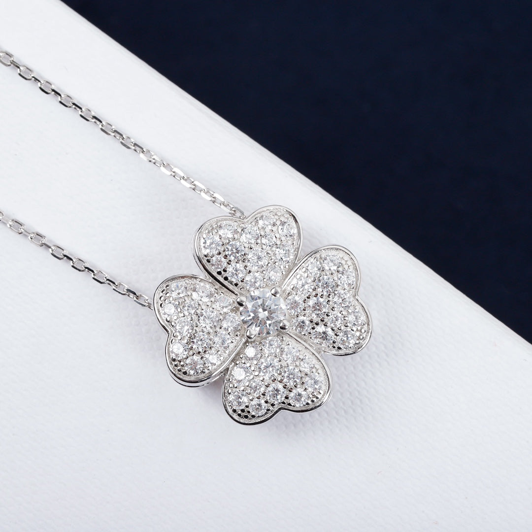 【関税負担なし・送料無料・代引可】ヴァンクリーフ&アーペル ネックレス 未使用 箱付き