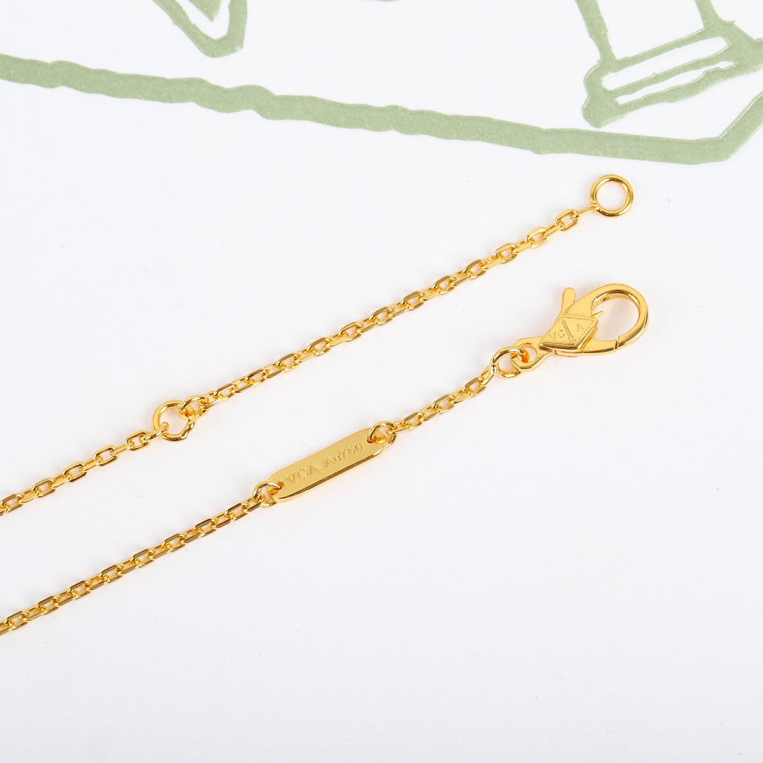 【関税負担なし・送料無料・代引可】ヴァンクリーフ&アーペル ネックレス 未使用 箱付き