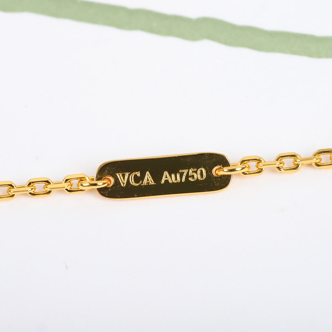 【関税負担なし・送料無料・代引可】ヴァンクリーフ&アーペル ネックレス 未使用 箱付き