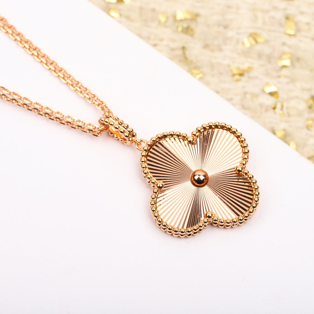 【関税負担なし・送料無料・代引可】ヴァンクリーフ&アーペル ネックレス 未使用 箱付き