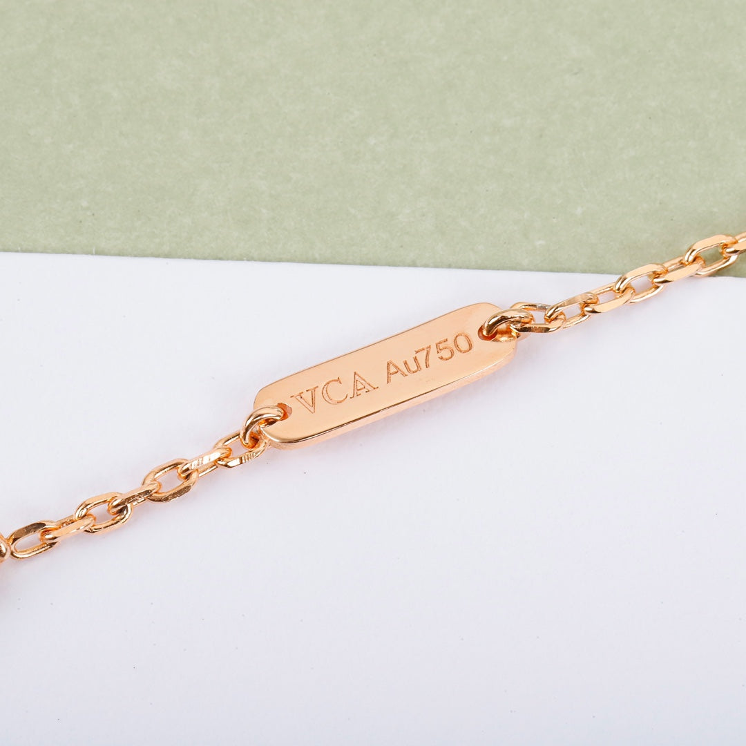 【関税負担なし・送料無料・代引可】ヴァンクリーフ&アーペル ネックレス 未使用 箱付き