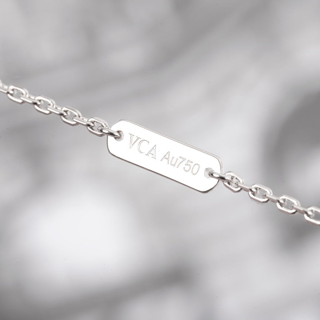 【関税負担なし・送料無料・代引可】ヴァンクリーフ&アーペル ネックレス 未使用 箱付き