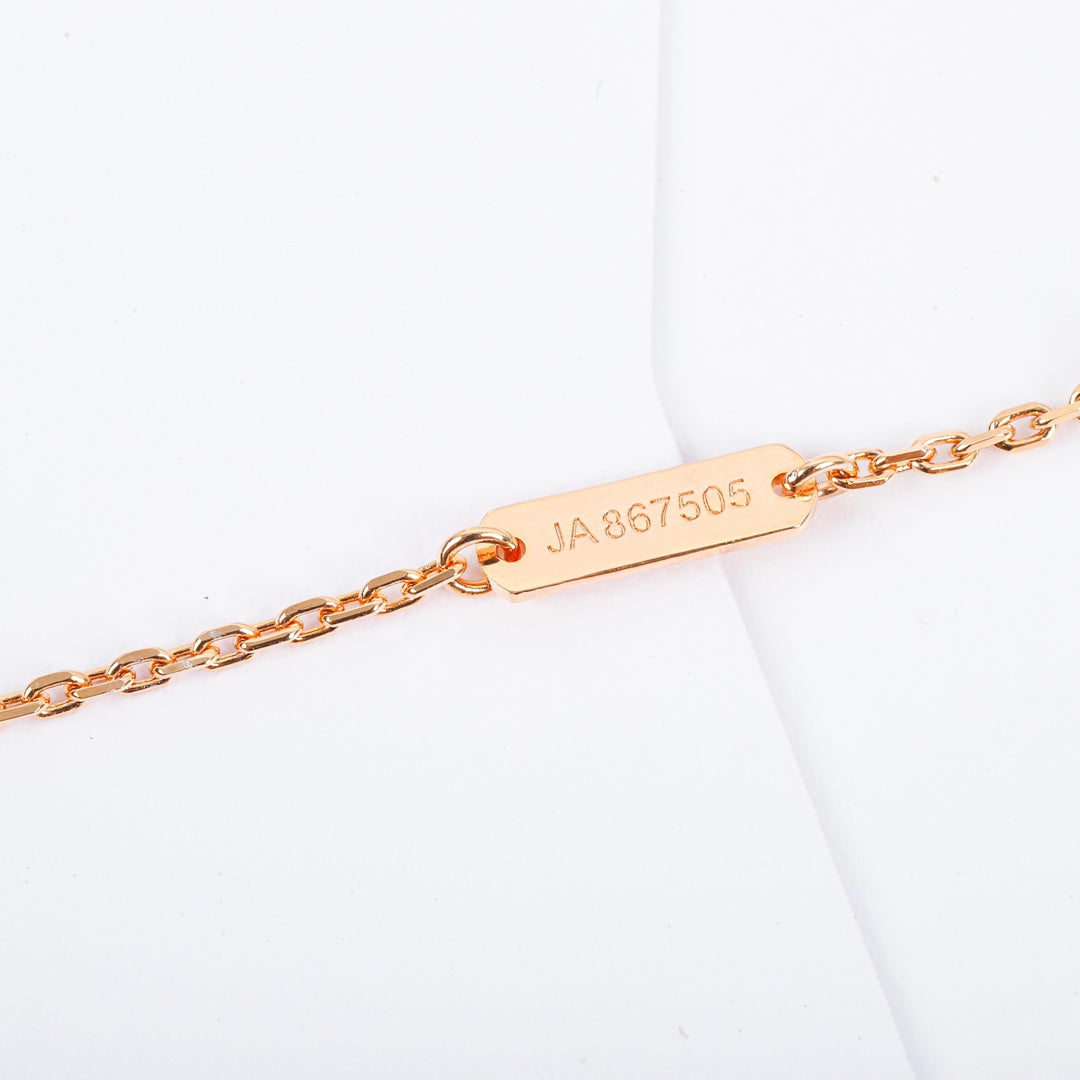 【関税負担なし・送料無料・代引可】ヴァンクリーフ&アーペル ネックレス 未使用 箱付き