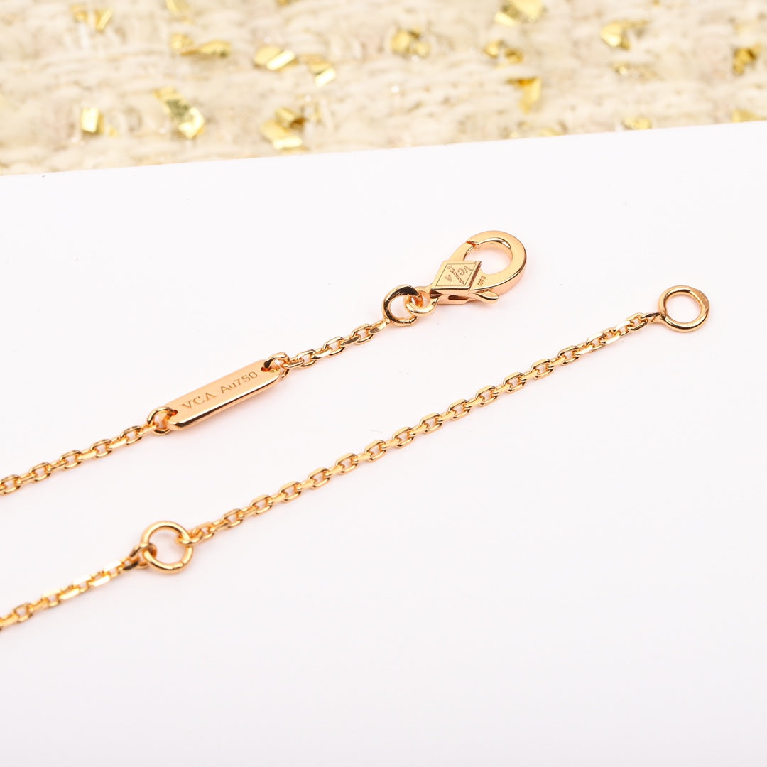 【関税負担なし・送料無料・代引可】ヴァンクリーフ&アーペル ネックレス 未使用 箱付き