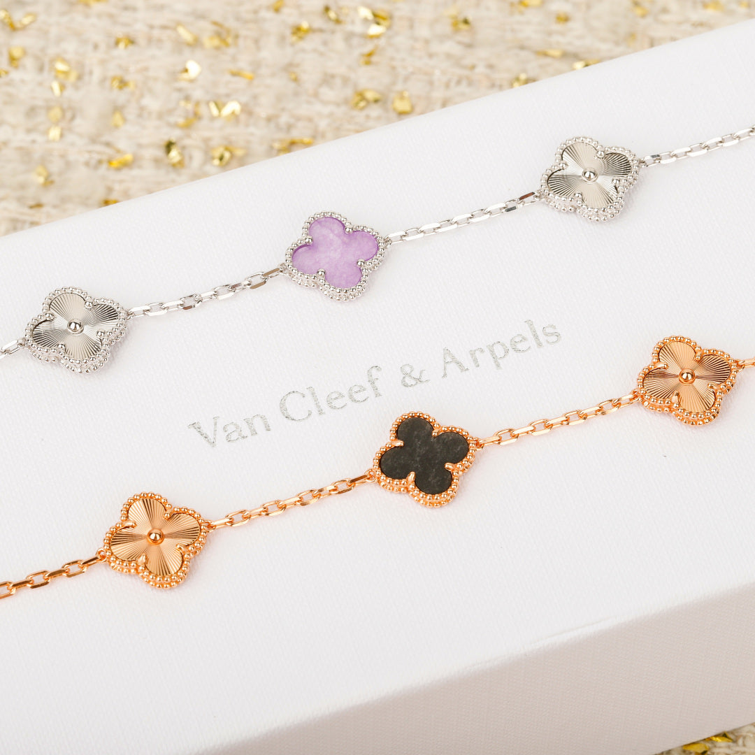 【関税負担なし・送料無料・代引可】【売れ筋】ヴァンクリーフ&アーペル ブレスレット 未使用 箱付き