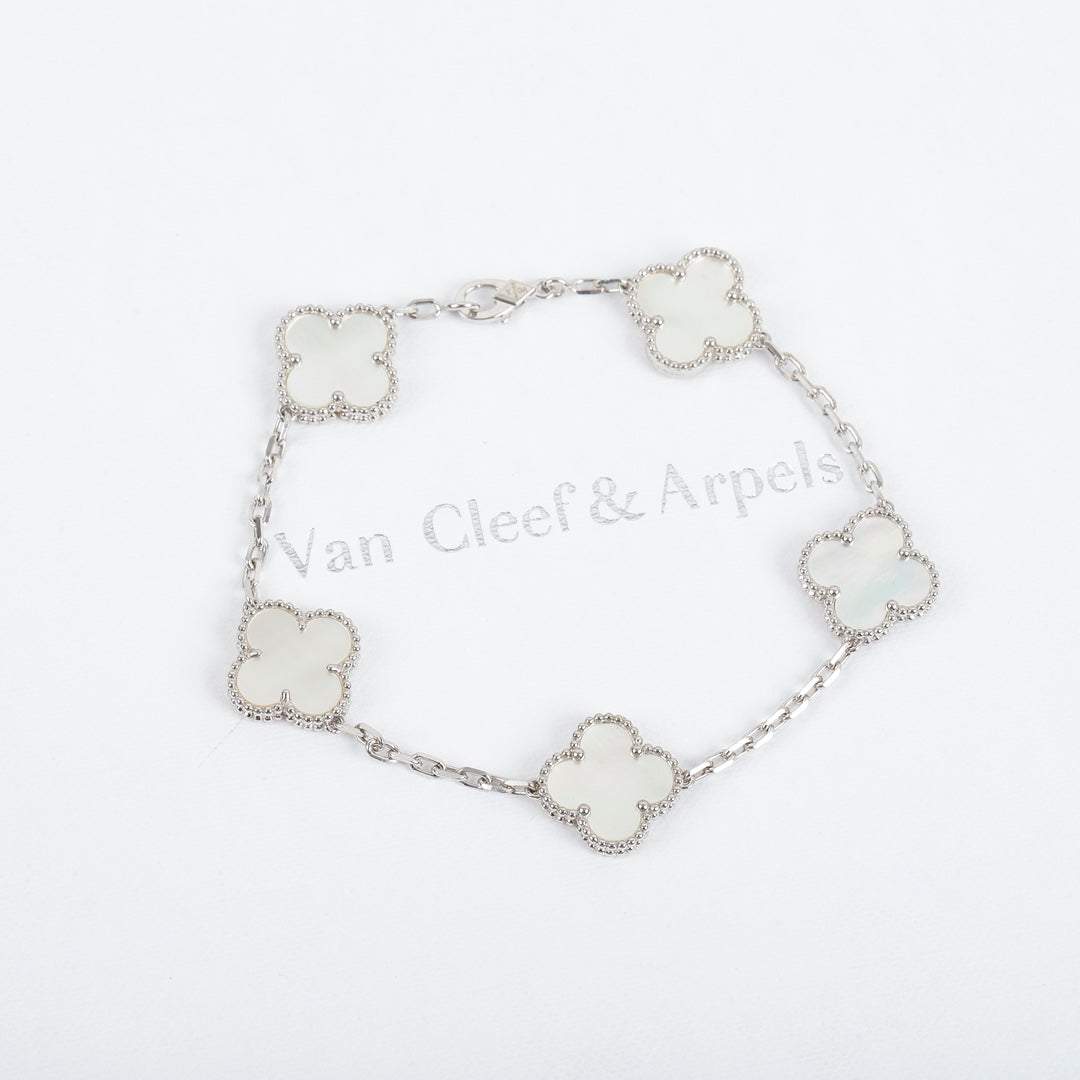【関税負担なし・送料無料・代引可】ヴァンクリーフ&アーペル ブレスレット 未使用 箱付き