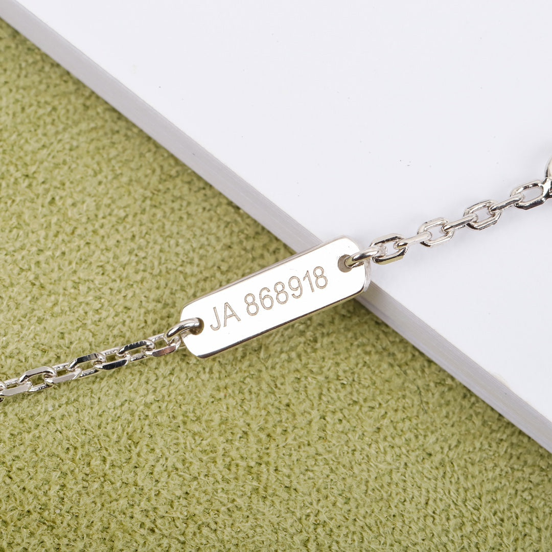 【関税負担なし・送料無料・代引可】ヴァンクリーフ&アーペル ブレスレット 未使用 箱付き